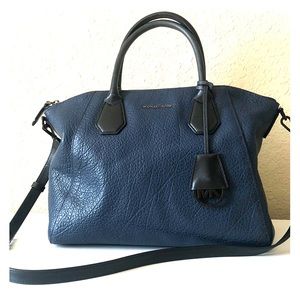 Michael Kors Large bag - Navy and Black